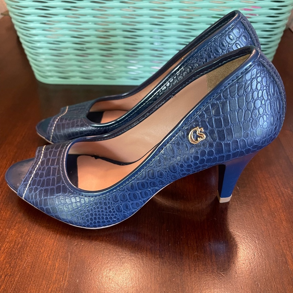 NWOT Carmen Steffens Heels - Picture 3 of 8